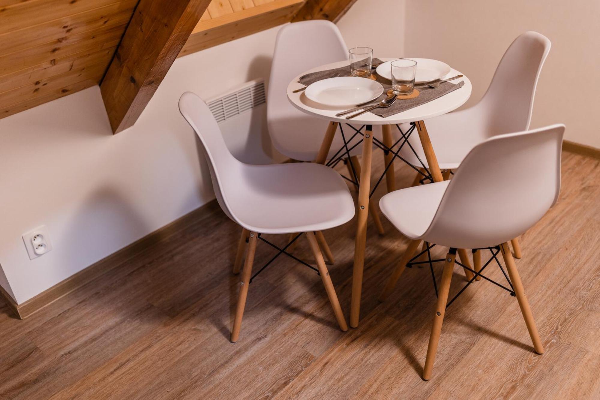 Romanticky Loft Parking U Hlavniho Nadrazi 奥洛穆茨 外观 照片