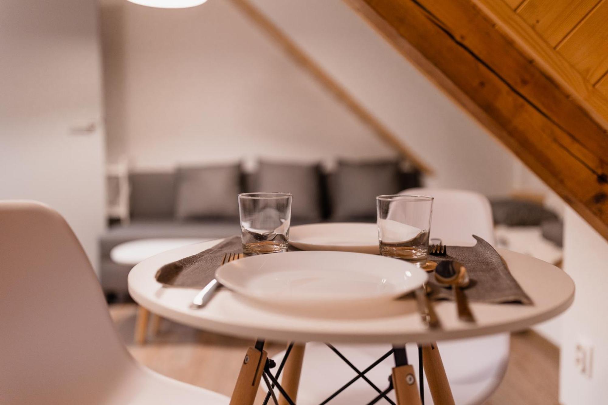 Romanticky Loft Parking U Hlavniho Nadrazi 奥洛穆茨 外观 照片