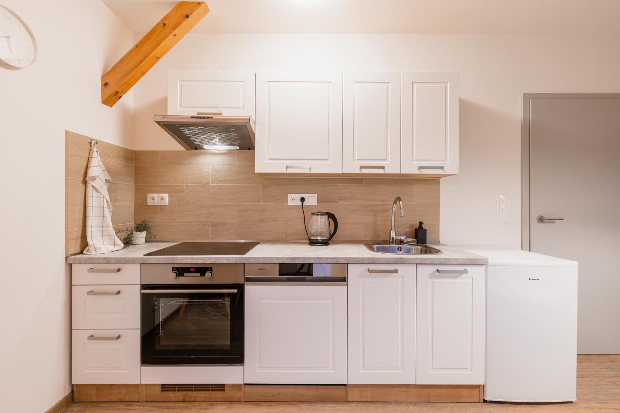 Romanticky Loft Parking U Hlavniho Nadrazi 奥洛穆茨 外观 照片